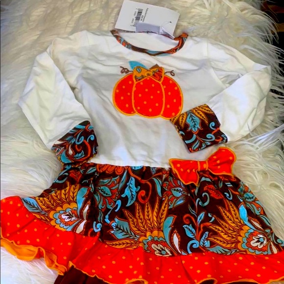 Kids new outfit all different sizes - Picture 1 of 2